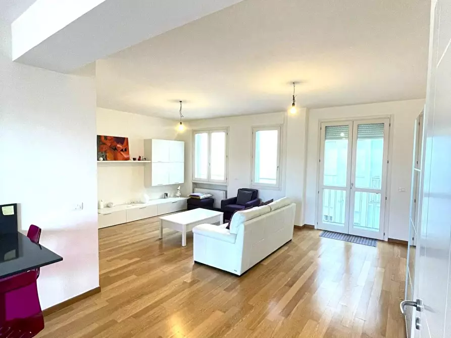 Immagine 1 di Appartamento in vendita  a Pisa