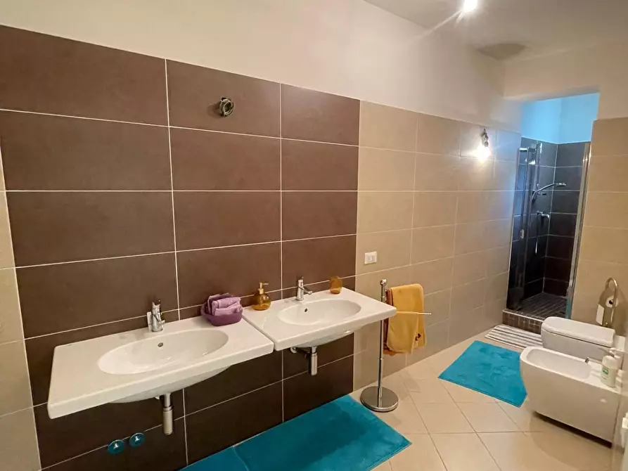 Immagine 12 di Appartamento in vendita  a Pisa