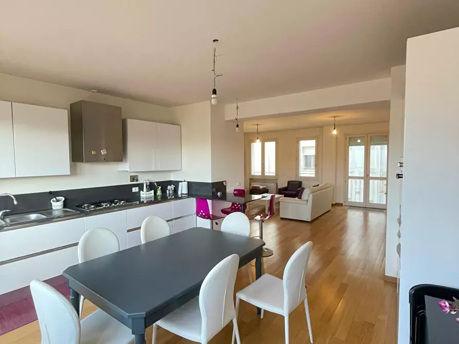 Immagine 5 di Appartamento in vendita  a Pisa