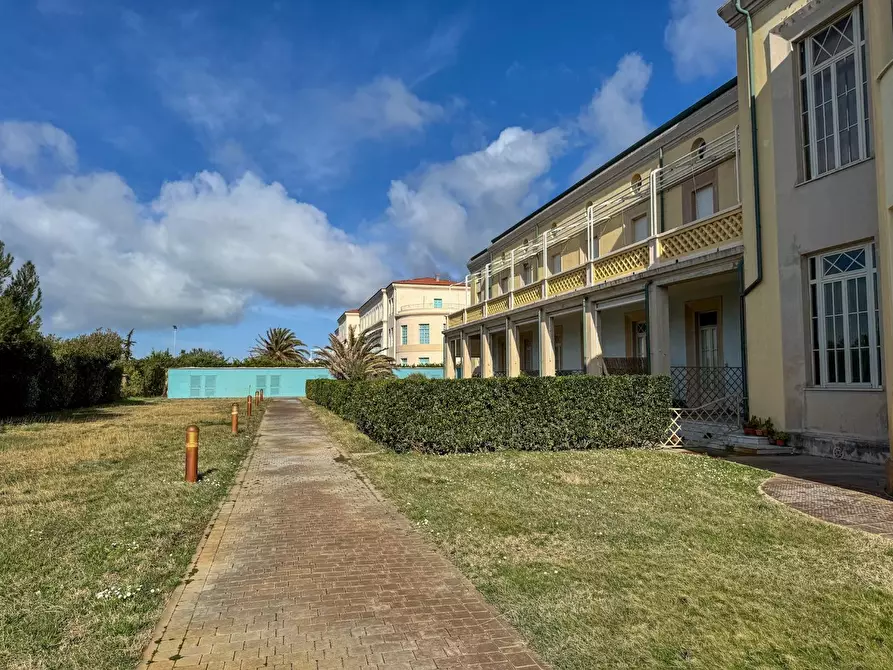 Immagine 11 di Appartamento in vendita  a Pisa