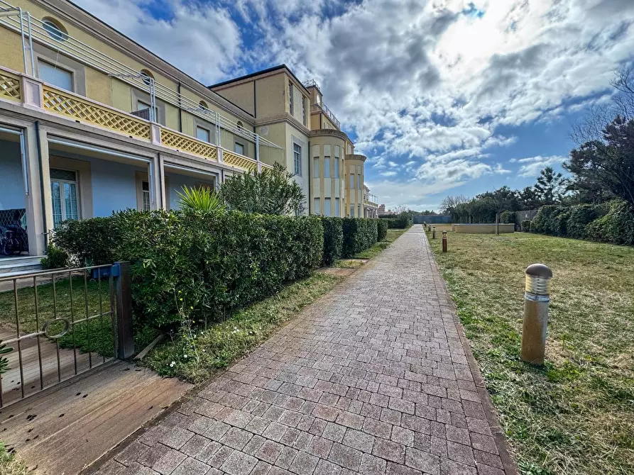 Immagine 10 di Appartamento in vendita  a Pisa