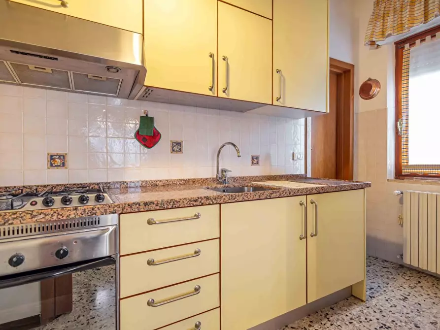Immagine 8 di Casa indipendente in vendita  a Santa Maria A Monte
