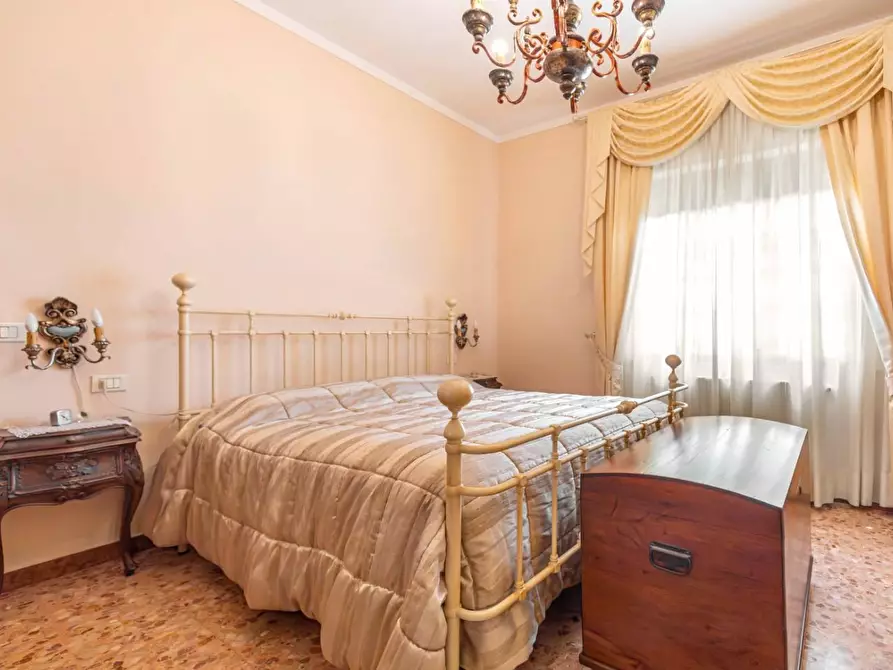 Immagine 11 di Casa indipendente in vendita  a Santa Maria A Monte