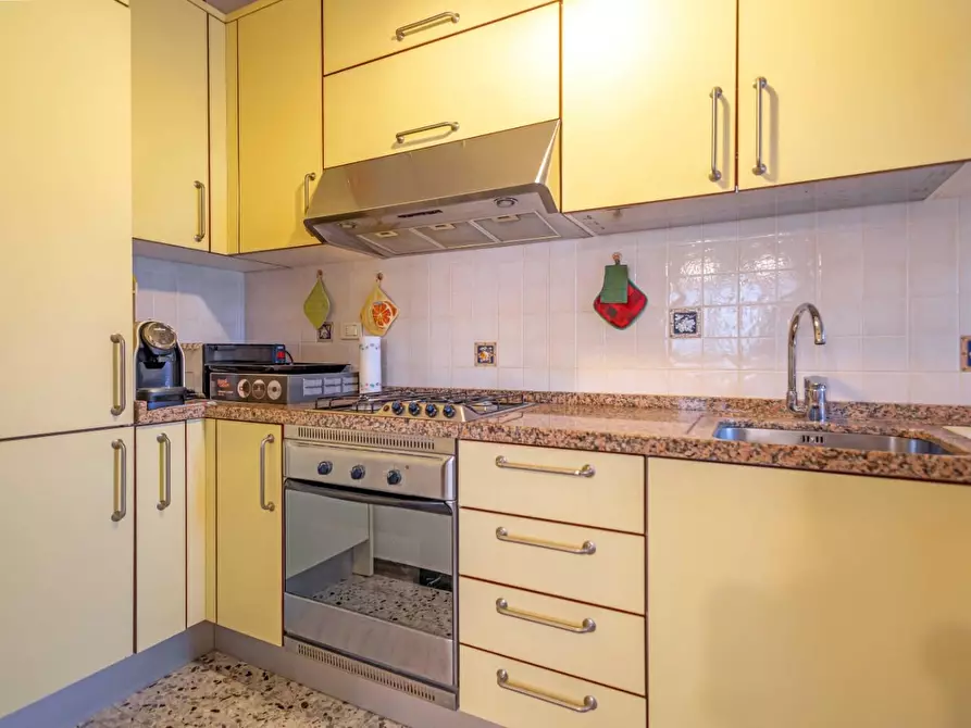 Immagine 9 di Casa indipendente in vendita  a Santa Maria A Monte