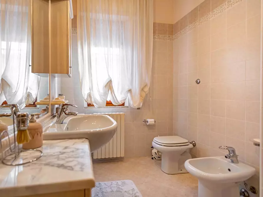 Immagine 15 di Casa indipendente in vendita  a Santa Maria A Monte