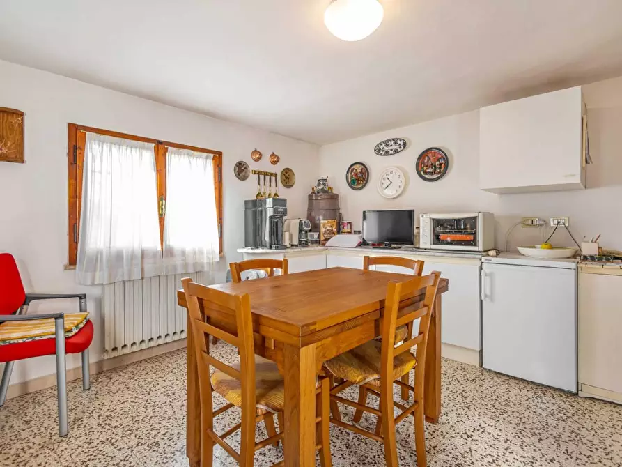 Immagine 17 di Casa indipendente in vendita  a Santa Maria A Monte