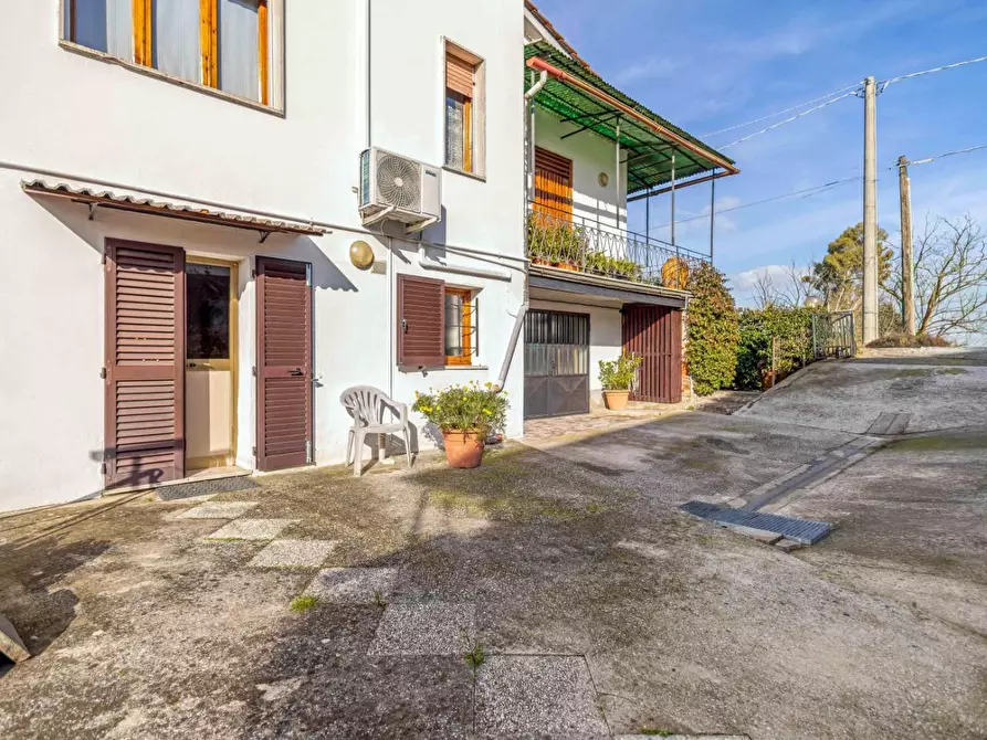 Immagine 23 di Casa indipendente in vendita  a Santa Maria A Monte