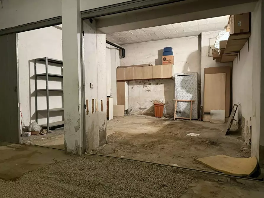 Immagine 11 di Appartamento in vendita  a Siena