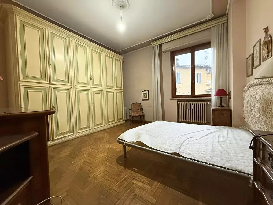 Immagine 9 di Appartamento in vendita  a Siena