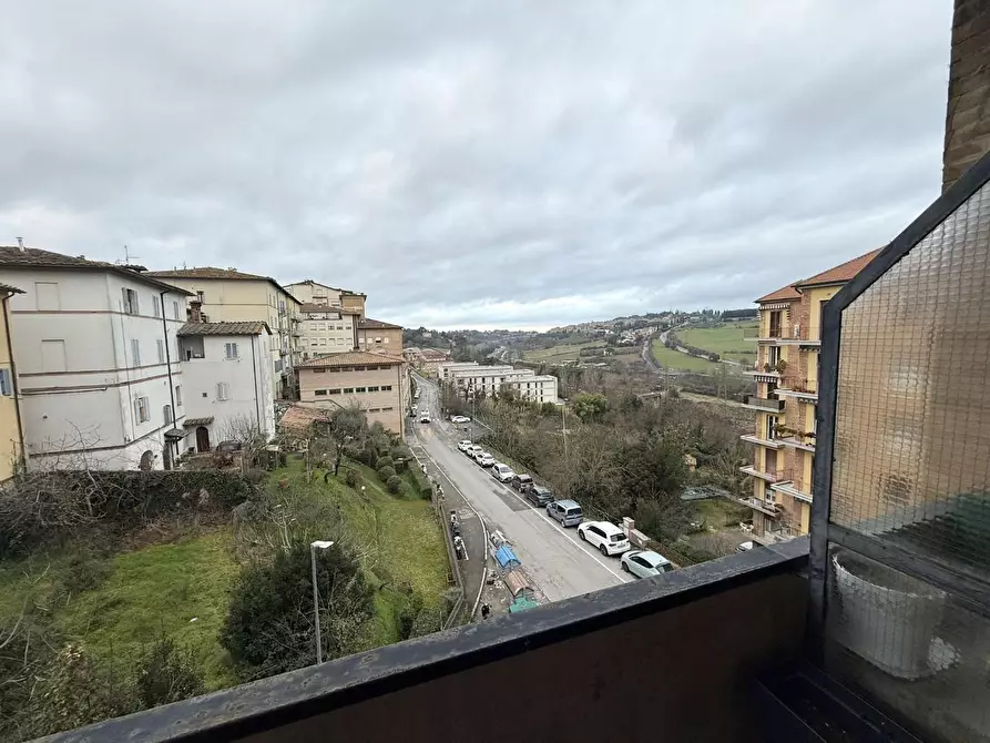 Immagine 6 di Appartamento in vendita  a Siena