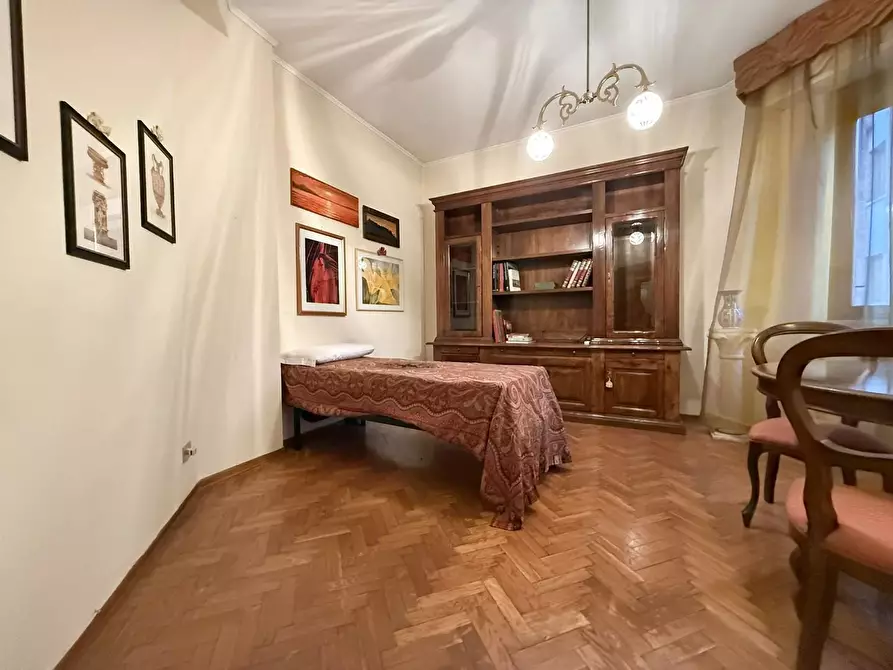 Immagine 7 di Appartamento in vendita  a Siena