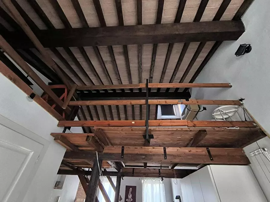 Immagine 17 di Appartamento in vendita  a Pisa