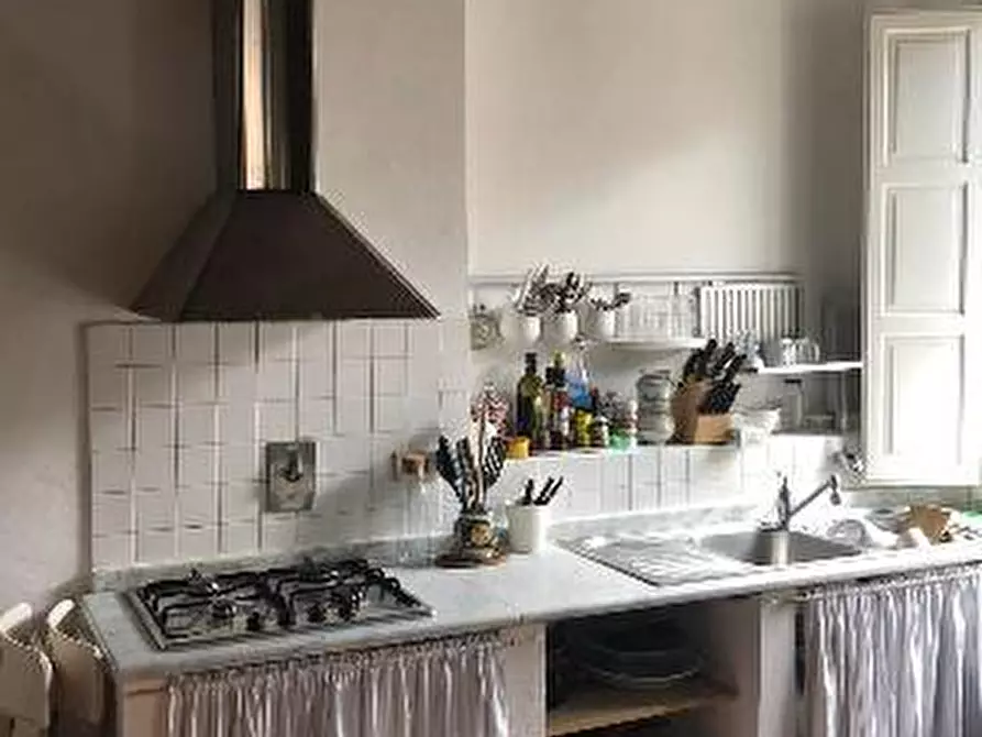 Immagine 11 di Appartamento in vendita  a Pisa