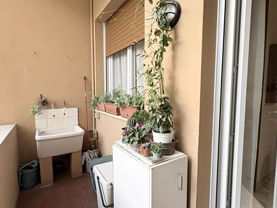 Immagine 20 di Appartamento in vendita  a Lucca