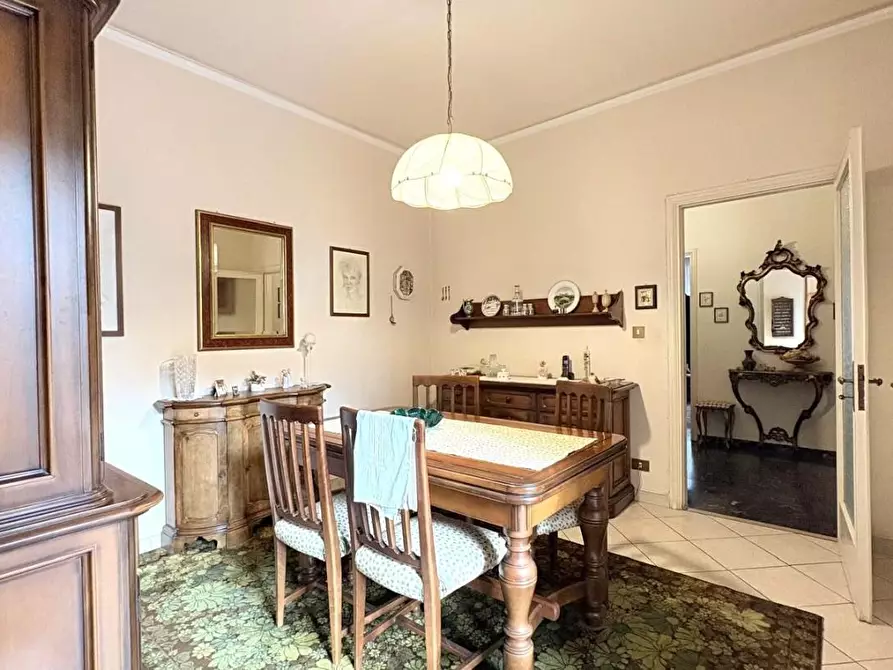 Immagine 6 di Appartamento in vendita  a Lucca