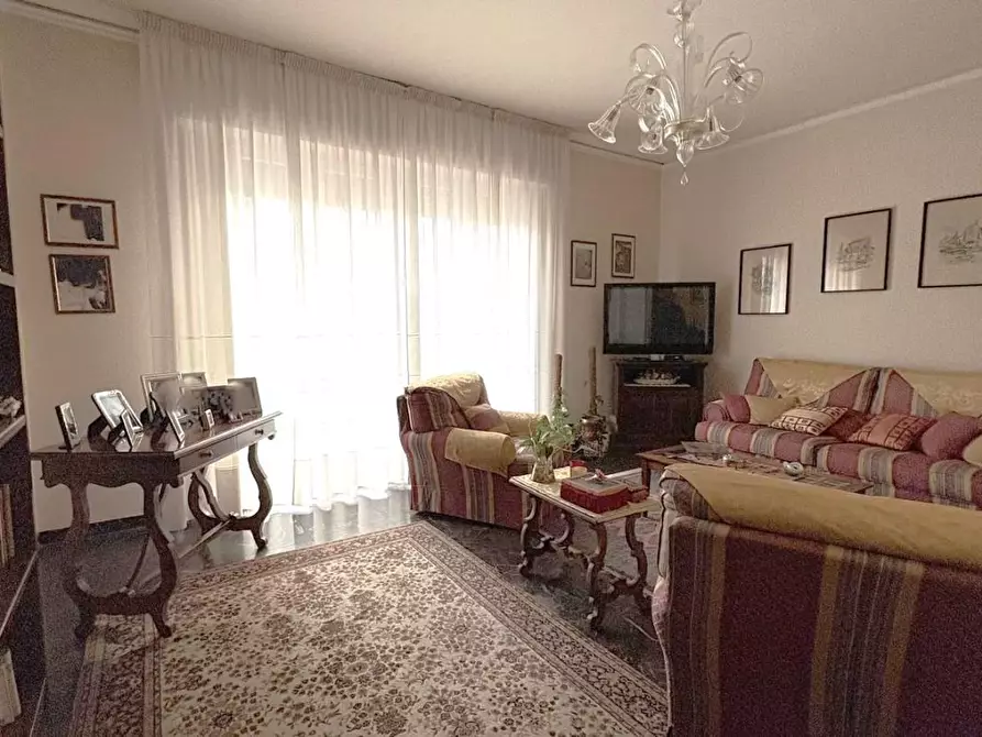 Immagine 5 di Appartamento in vendita  a Lucca