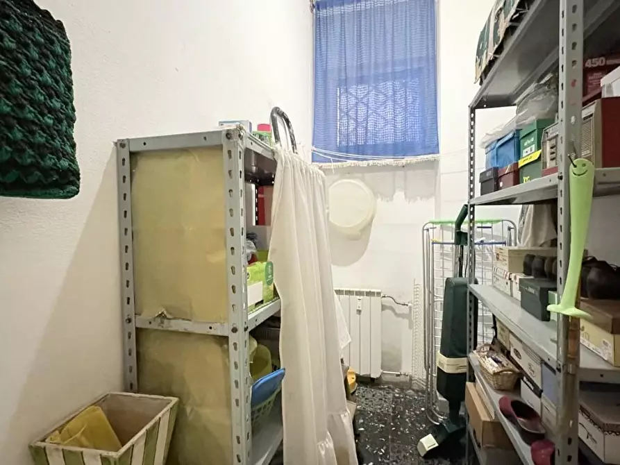 Immagine 9 di Appartamento in vendita  a Lucca