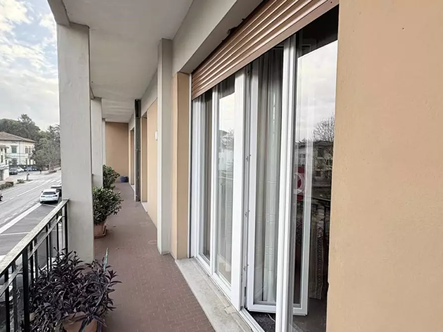 Immagine 19 di Appartamento in vendita  a Lucca