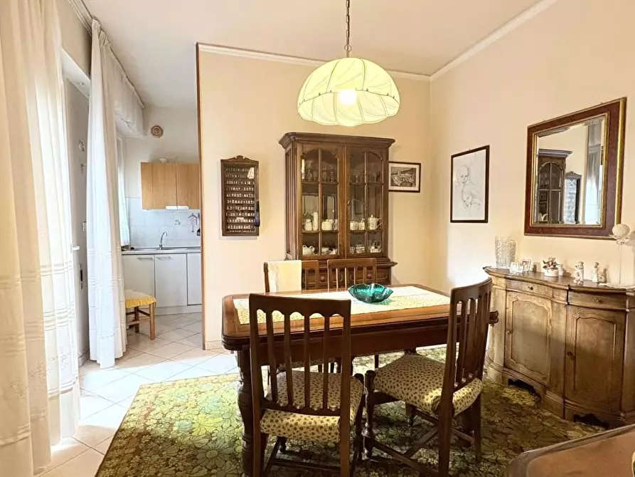 Immagine 7 di Appartamento in vendita  a Lucca