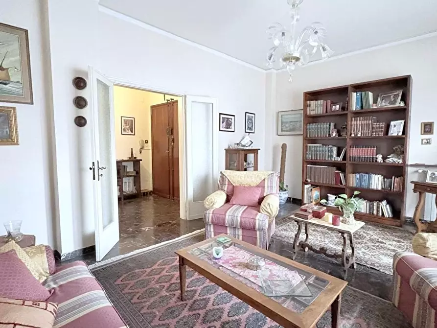 Immagine 3 di Appartamento in vendita  a Lucca