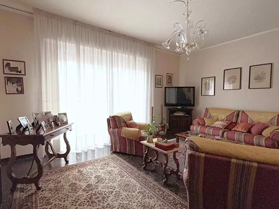 Immagine 1 di Appartamento in vendita  a Lucca