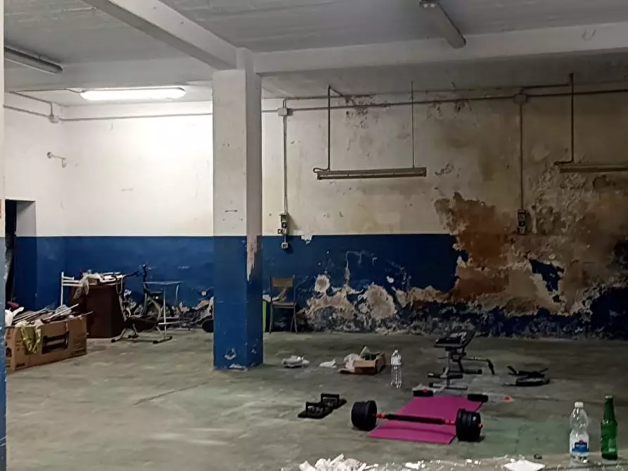 Immagine 2 di Locale commerciale in affitto  a Vicopisano