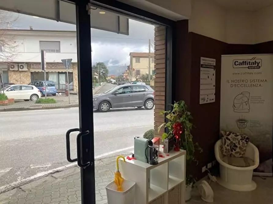 Immagine 4 di Locale commerciale in affitto  a Cascina