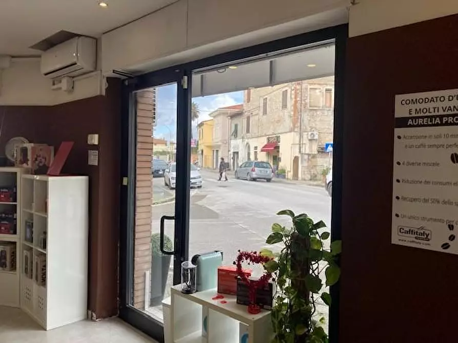 Immagine 2 di Locale commerciale in affitto  a Cascina