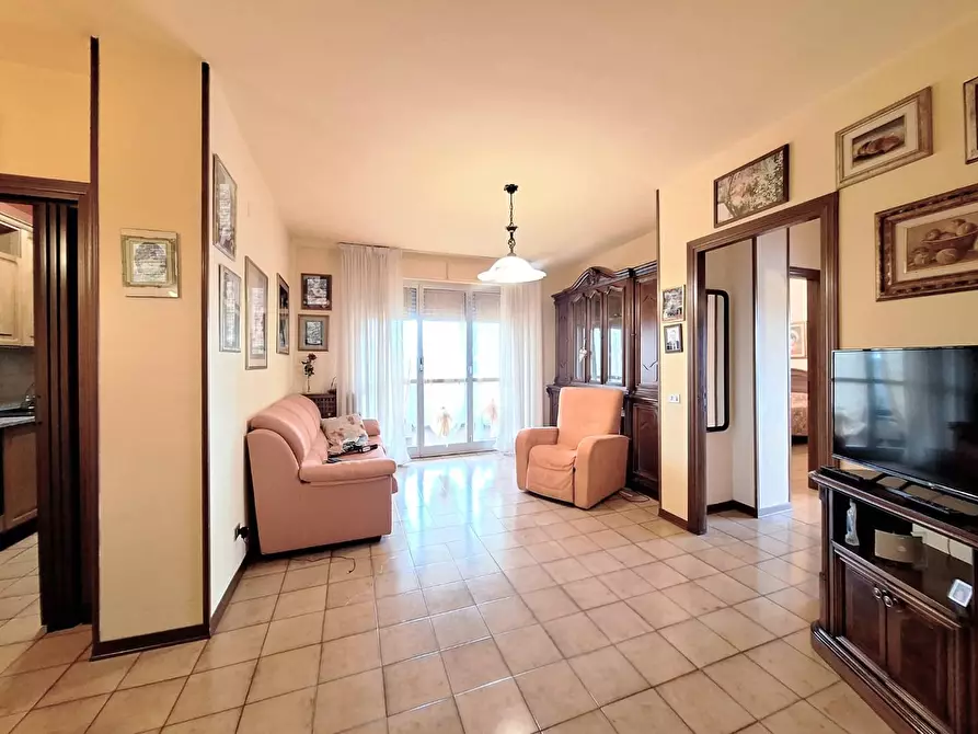 Immagine 2 di Appartamento in vendita  a Cascina