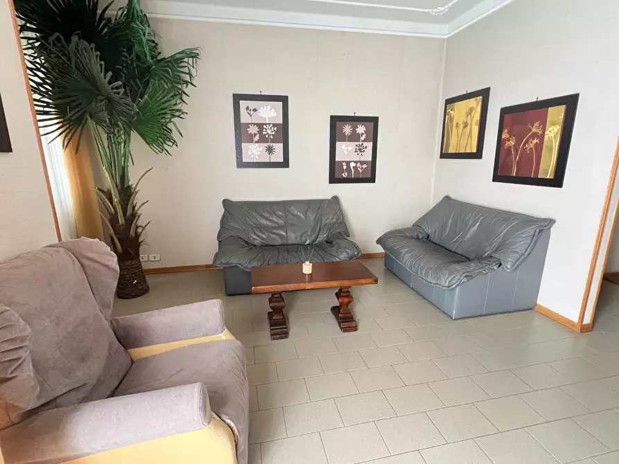 Immagine 9 di Appartamento in vendita  a Carrara