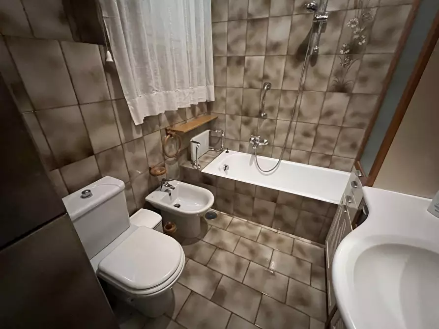 Immagine 19 di Appartamento in vendita  a Carrara