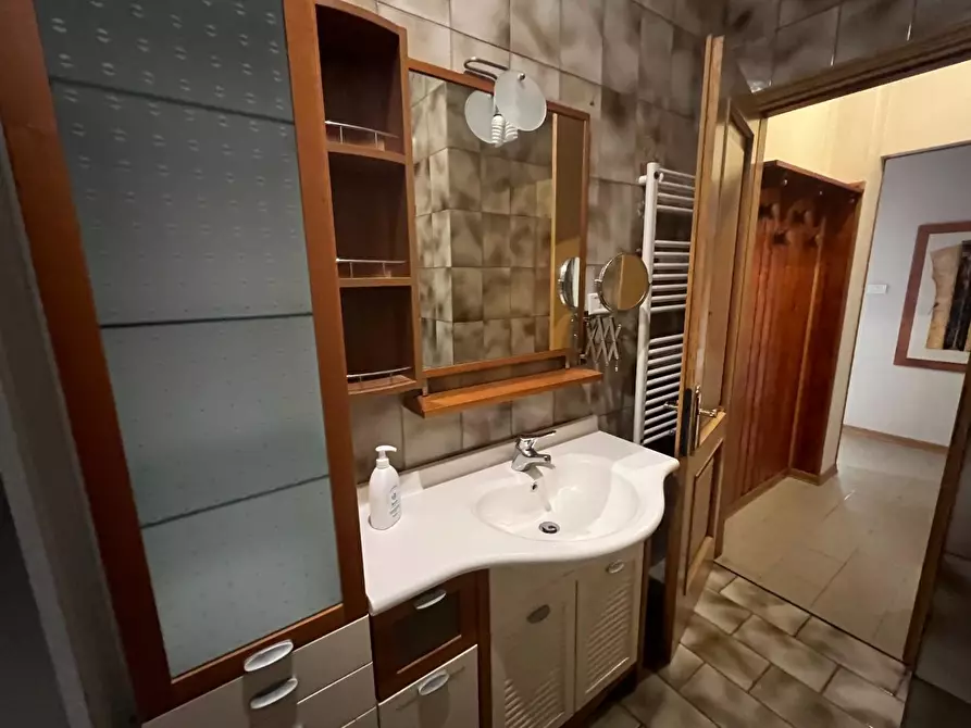 Immagine 20 di Appartamento in vendita  a Carrara