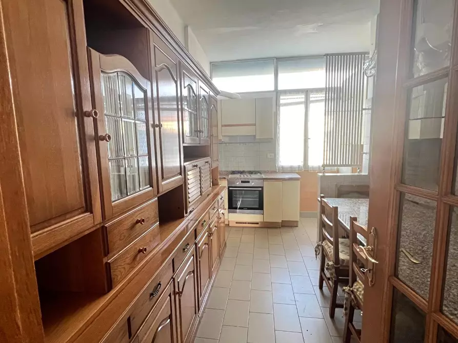 Immagine 1 di Appartamento in vendita  a Carrara