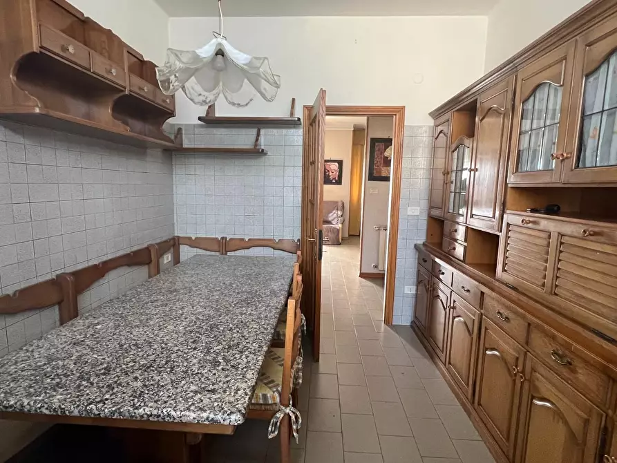 Immagine 5 di Appartamento in vendita  a Carrara