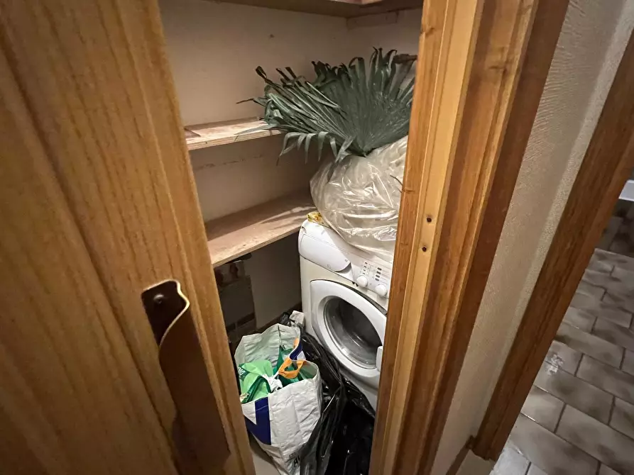 Immagine 17 di Appartamento in vendita  a Carrara