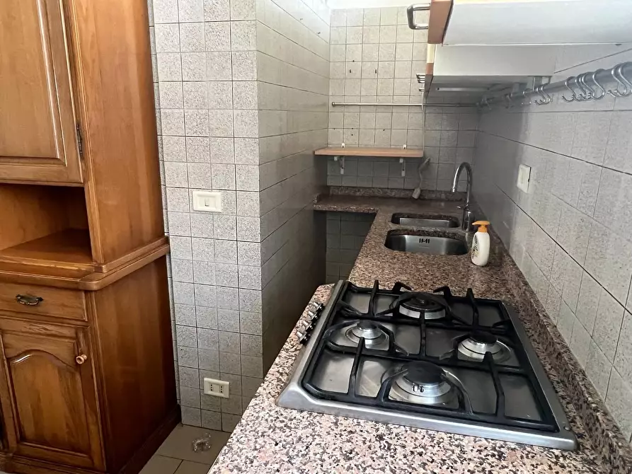 Immagine 3 di Appartamento in vendita  a Carrara