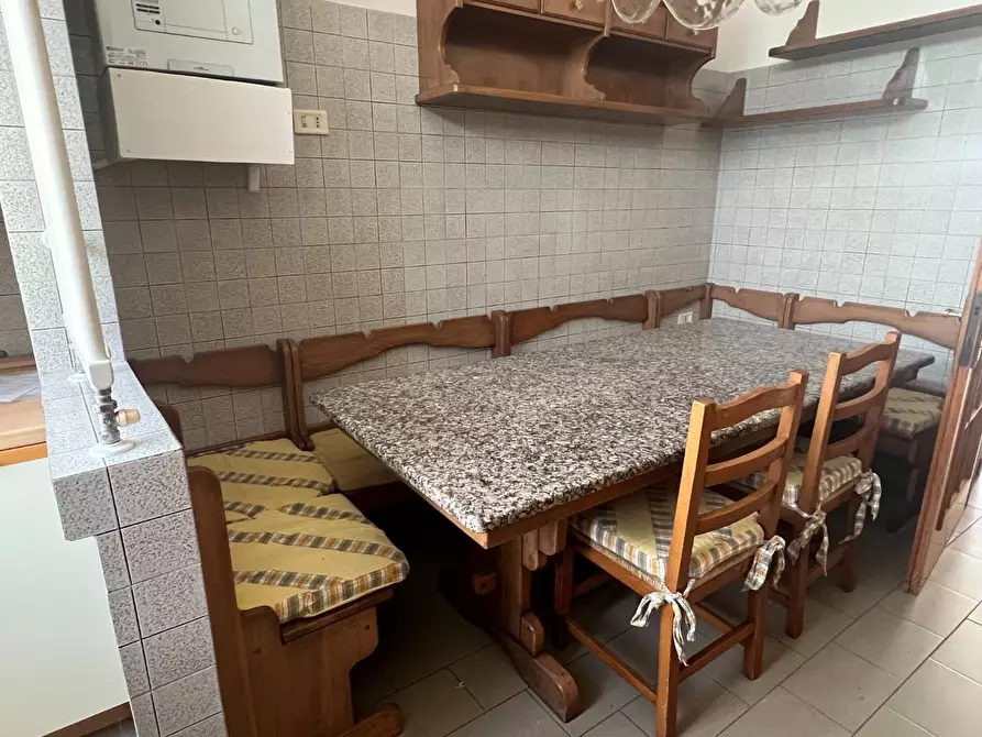 Immagine 4 di Appartamento in vendita  a Carrara