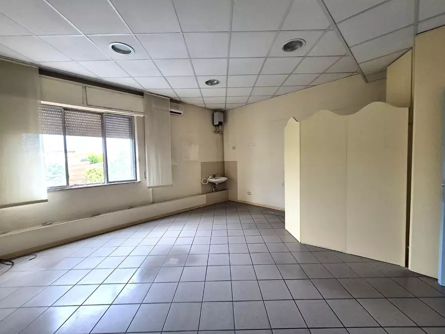 Immagine 15 di Ufficio in vendita  a Castelfranco Di Sotto
