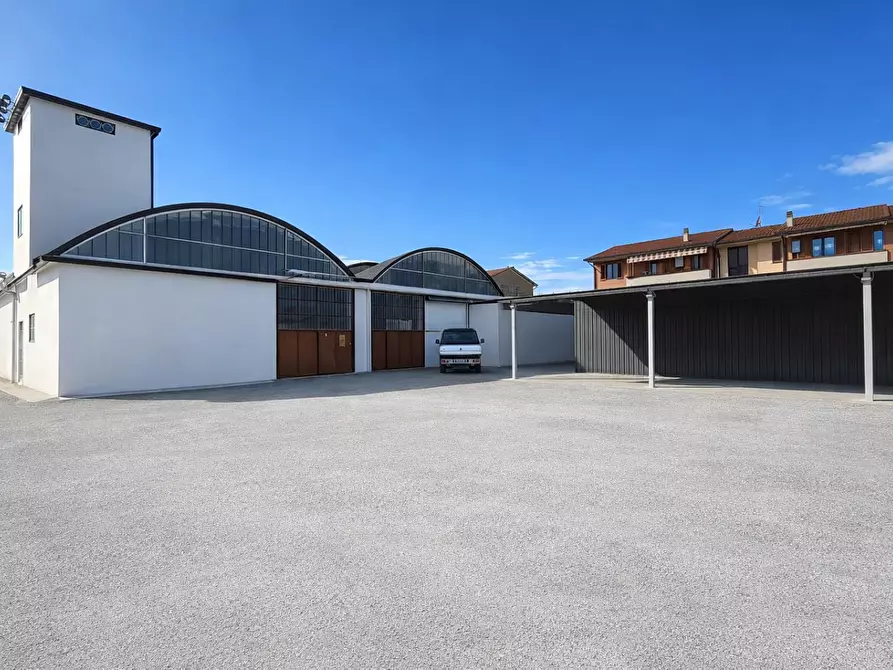 Immagine 6 di Capannone industriale in affitto  a Bientina