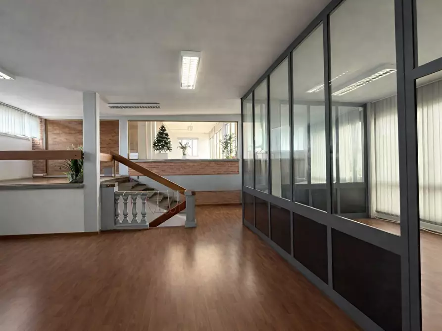 Immagine 14 di Capannone industriale in affitto  a Bientina