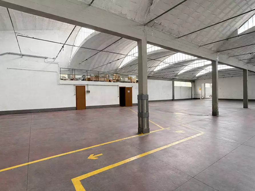 Immagine 29 di Capannone industriale in affitto  a Bientina