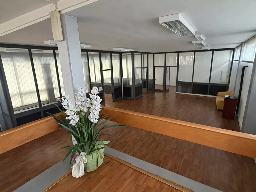 Immagine 16 di Capannone industriale in affitto  a Bientina