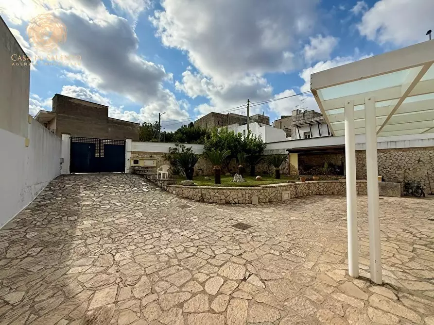 Immagine 8 di Villa in vendita  a Alessano