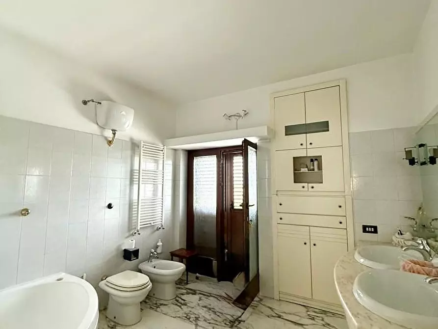 Immagine 21 di Villa in vendita  a Alessano