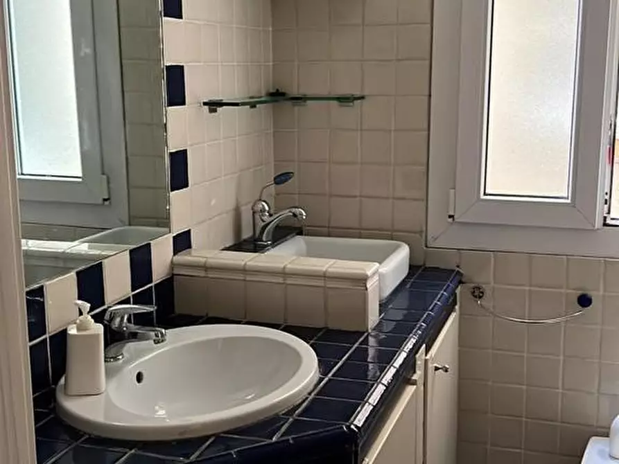 Immagine 21 di Appartamento in affitto  a La Spezia