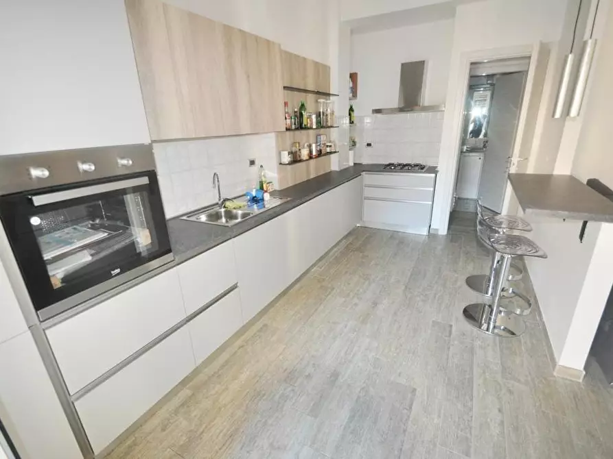 Immagine 6 di Appartamento in affitto  a La Spezia