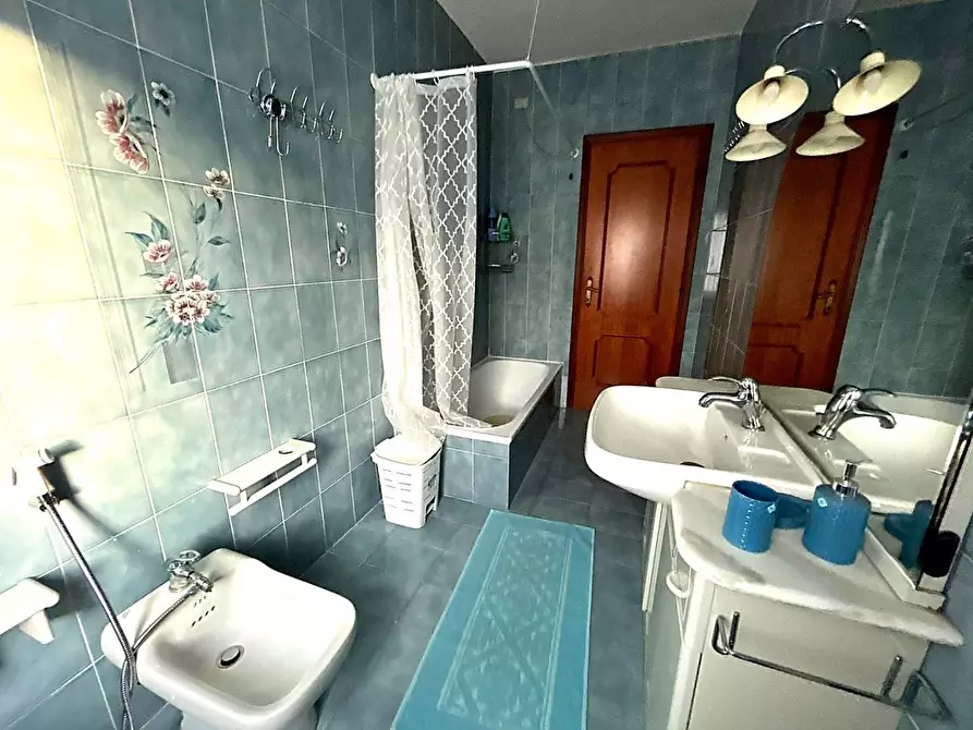 Immagine 11 di Appartamento in affitto  a La Spezia