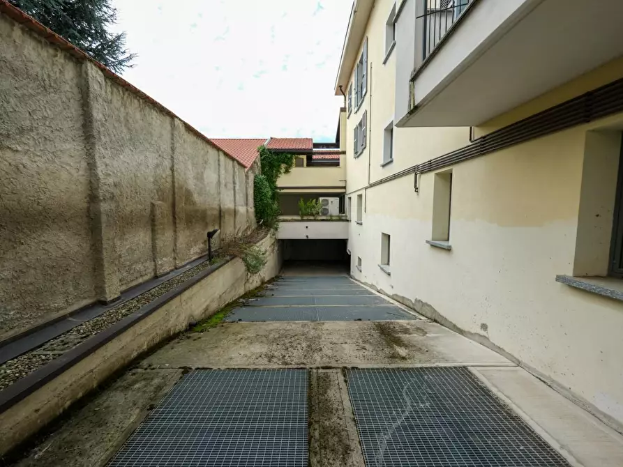 Immagine 3 di Garage in vendita  a Arluno