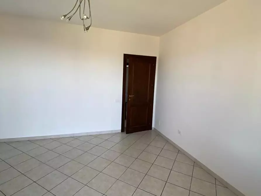 Immagine 13 di Appartamento in vendita  a Castelnuovo Magra