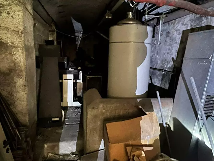 Immagine 52 di Magazzino in vendita  a Chianocco